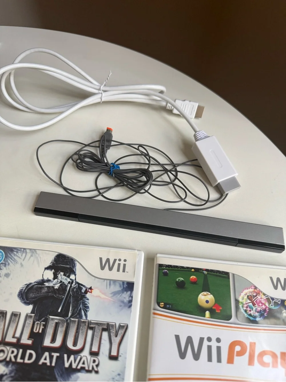 Nintendo Wii Console Bundle (2 Remotes, Nunchuk,2 Games COD Wii, Manual) Tested